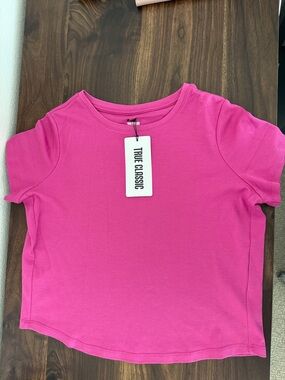 True Classic Womens Electric Fushia Cropped Boxy Short Sleeve Tee
